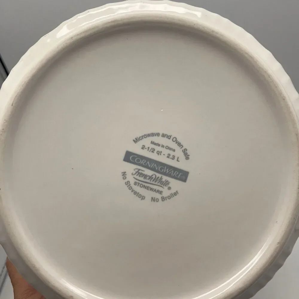 Corning Ware French White 2. 5 Quart Stoneware Round Casserole Baking Dish USA
